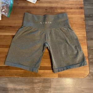 Khaki NVGTN pro shorts size small NWOT